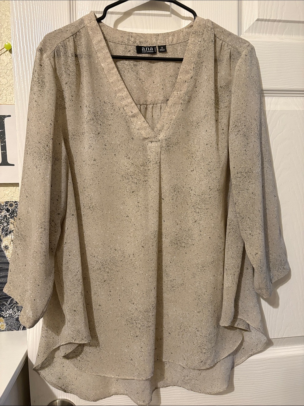 a.n.a Cream Speckled V-Neck Layered Blouse